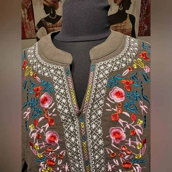 NWT EMERY ROSE PINK AND BLUE EMBROIDERY OLIVE GREEN COLOR DRESS SIZE M - Picture 2 of 16